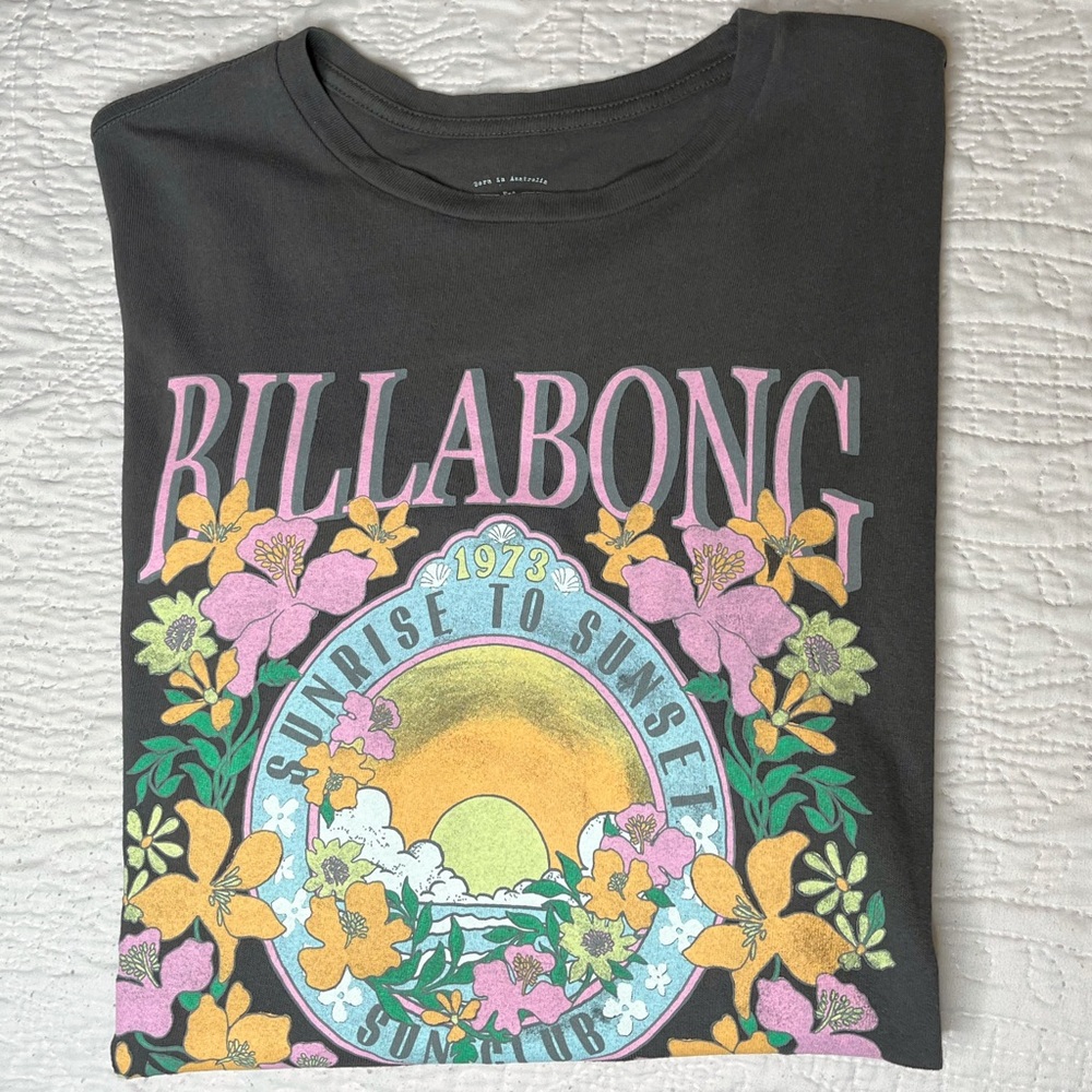 NWT Billabong Under The Palms Short Sleeve Graphic Tee Women’s size medium - Picture 4 of 8